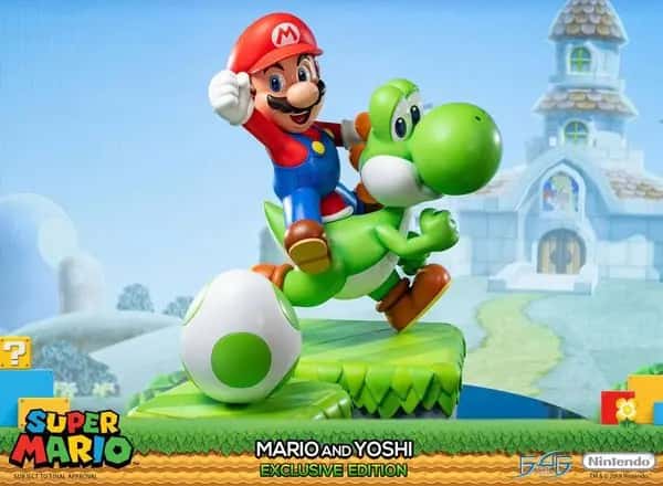 Super Mario 19 inch Statue - Mario and Yoshi (Exclusive Edition)