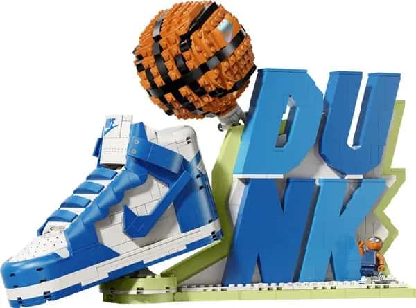 Nike Dunk x LEGO Set